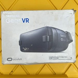 Samsung Gear VR powered by oculus Compatible with: Samsung Galaxy S7 etc. 2016